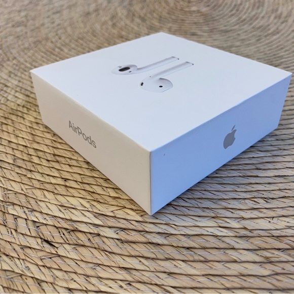 AirPods 2nd Generation New In Box with Case and Charger - Picture 4 of 6